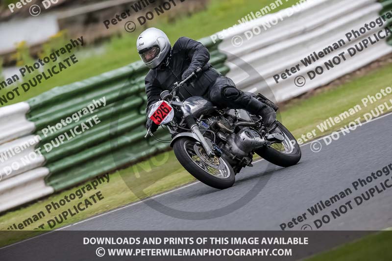 Vintage motorcycle club;eventdigitalimages;mallory park;mallory park trackday photographs;no limits trackdays;peter wileman photography;trackday digital images;trackday photos;vmcc festival 1000 bikes photographs